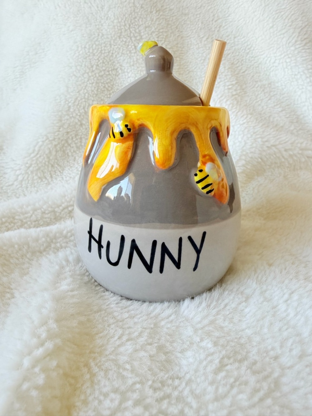 Disney Winnie the Pooh Ceramic "Hunny" Honey Pot Jar with Honeycomb Dipper